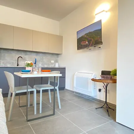 Emilia 8 Apartment Bologna