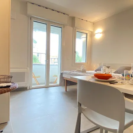 Emilia 8 Apartment Bologna