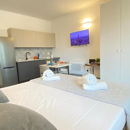 Emilia 8 Apartment Bologna